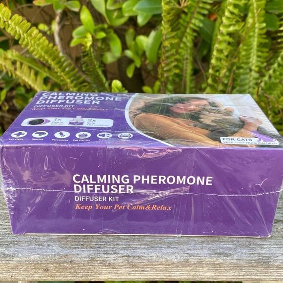 NIB New Cat Calming Pheromone Diffuser Pet Relax Cats/Kittens All Ages - Picture 2 of 5